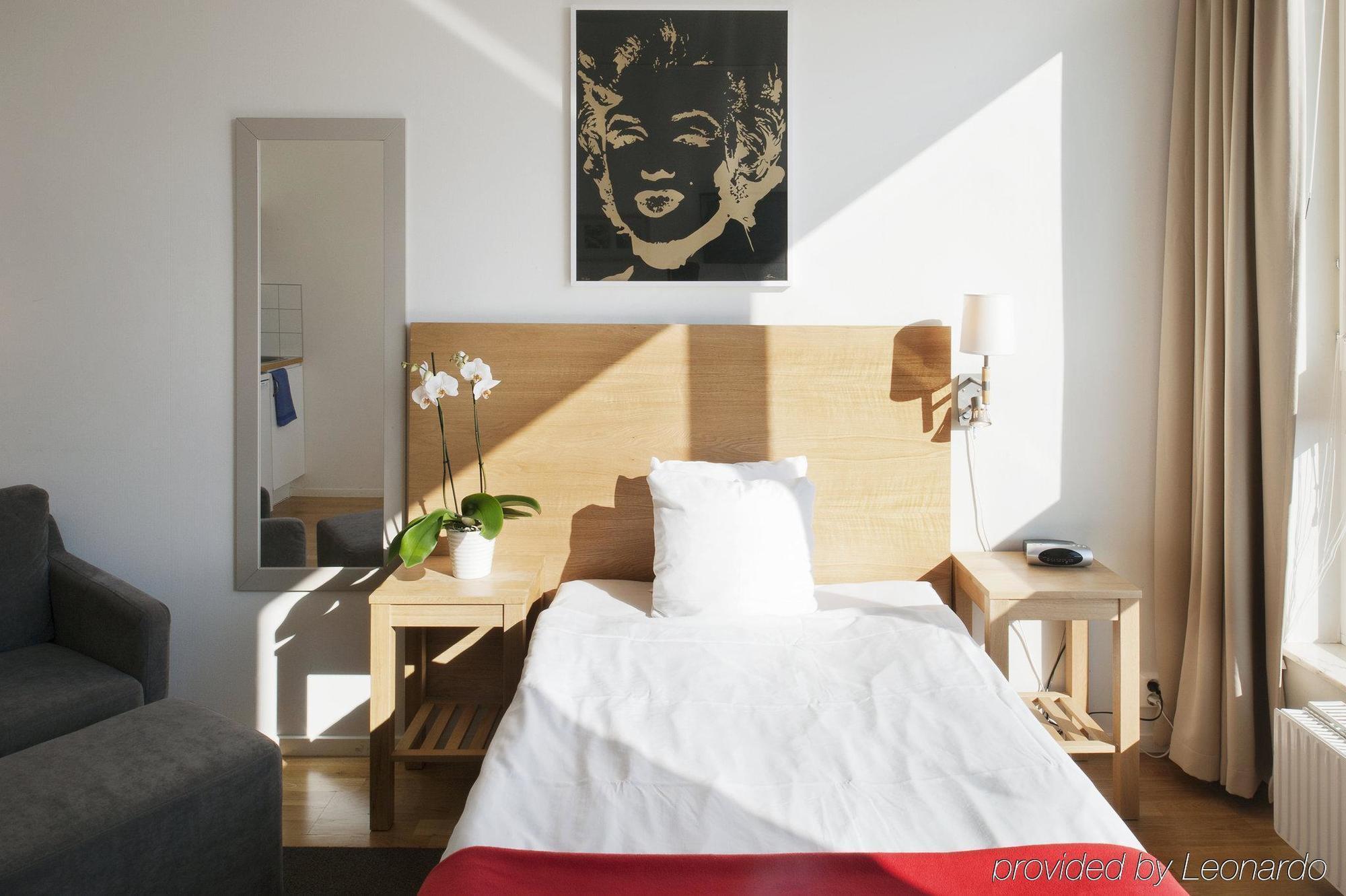 Forenom Apartments Stockholm Kista Chambre photo